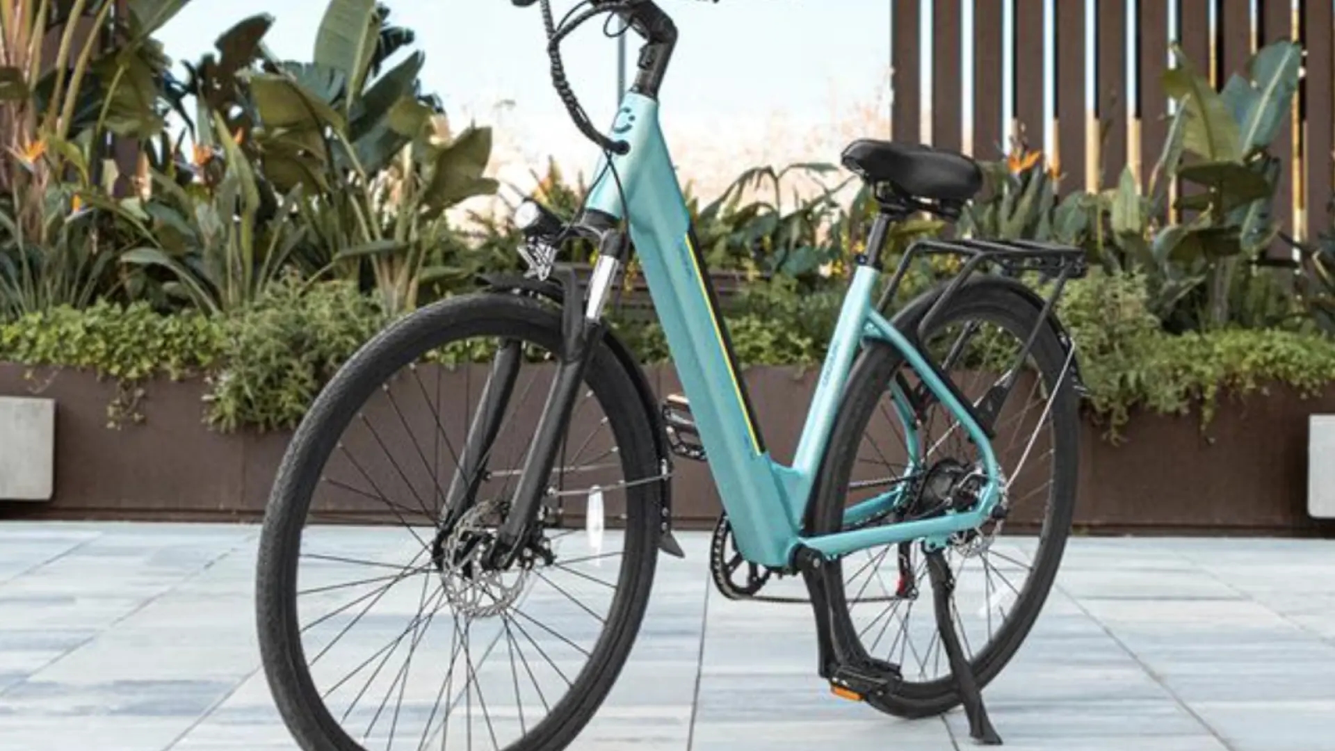 This electric bike is perfect for the city, but it has three times the range and is now on sale.