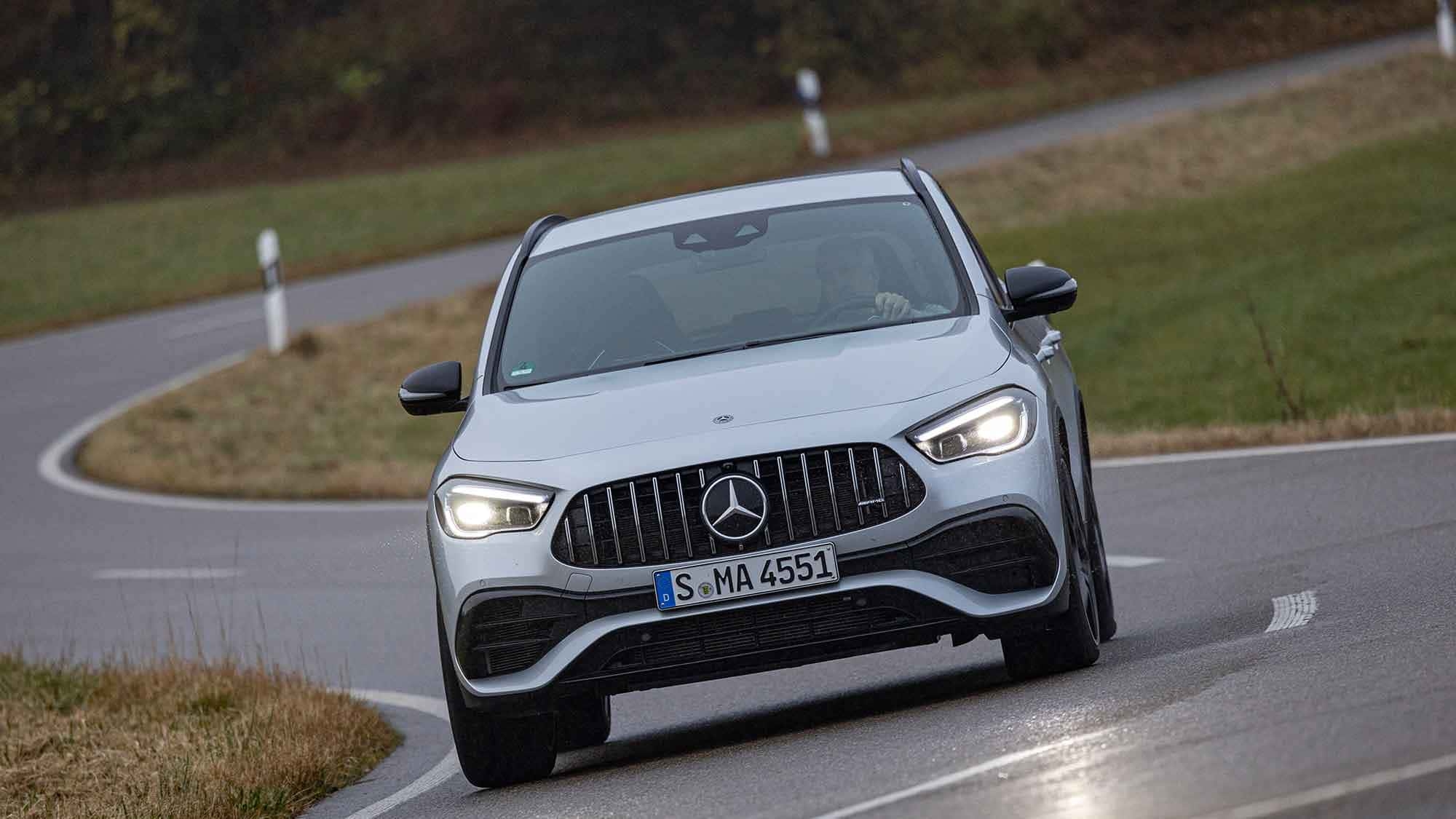 Consumi e costi nel test: Mercedes-AMG GLA 45 S 4Matic: ecco quanto costa davvero il motore a benzina