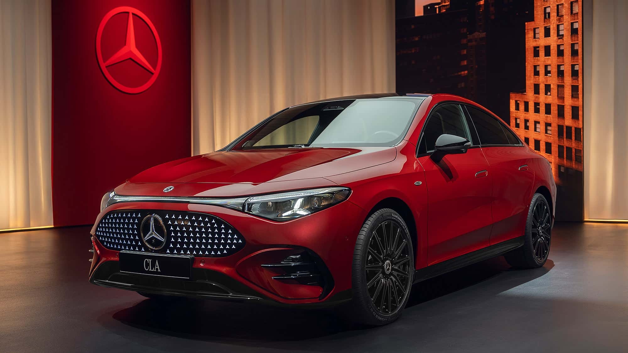 Mercedes CLA C174 come auto elettrica e motore a combustione: autonomia mega, turbocompressore, prezzi da urlo