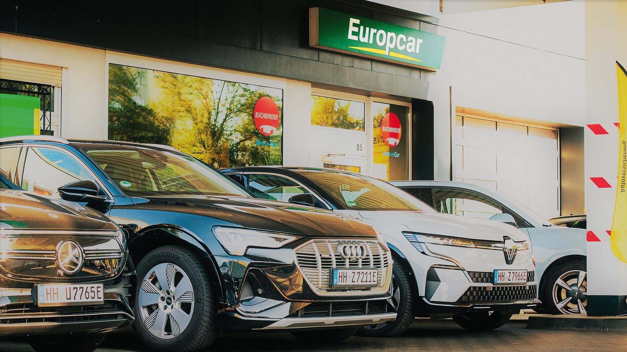 Rent electric cars from Europcar, Sixt, Hertz and Co.: Only one car rental company gives away the electricity