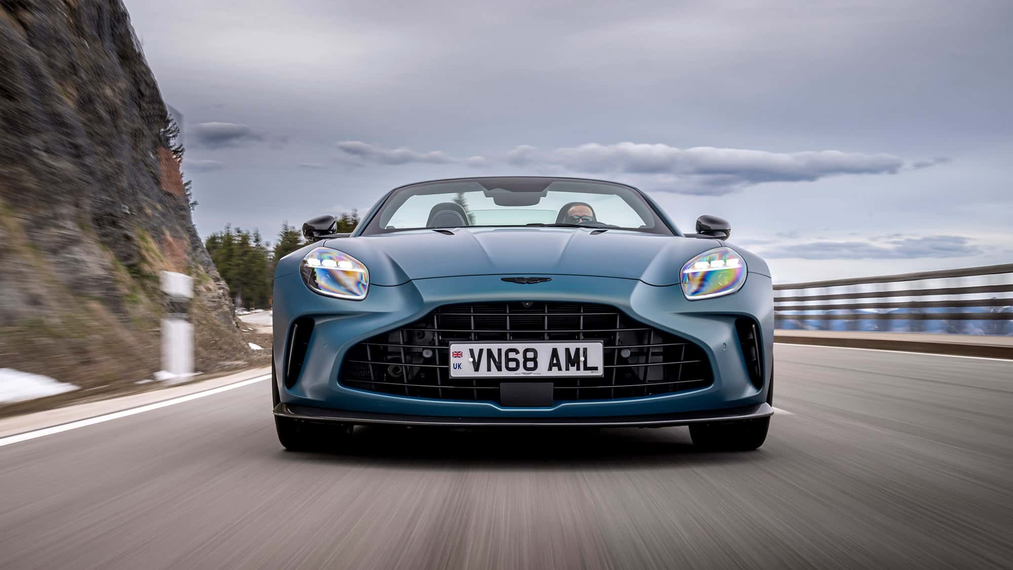 Elegância britânica: Aston Martin Vantage Roadster: Topless em tempo recorde