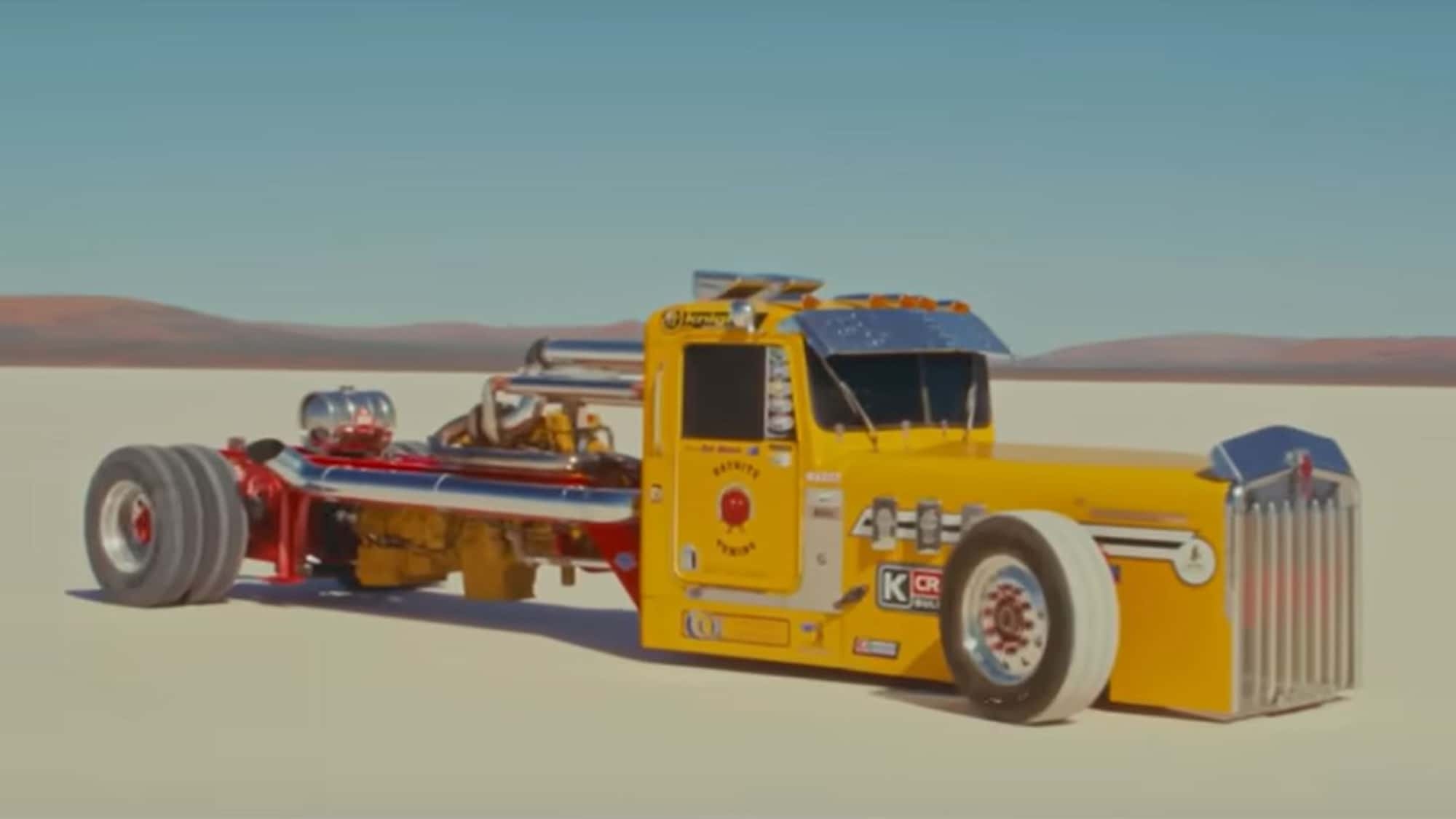 Kenworth Prospector con fusto di birra cromato: il semirimorchio brutale che batte i record