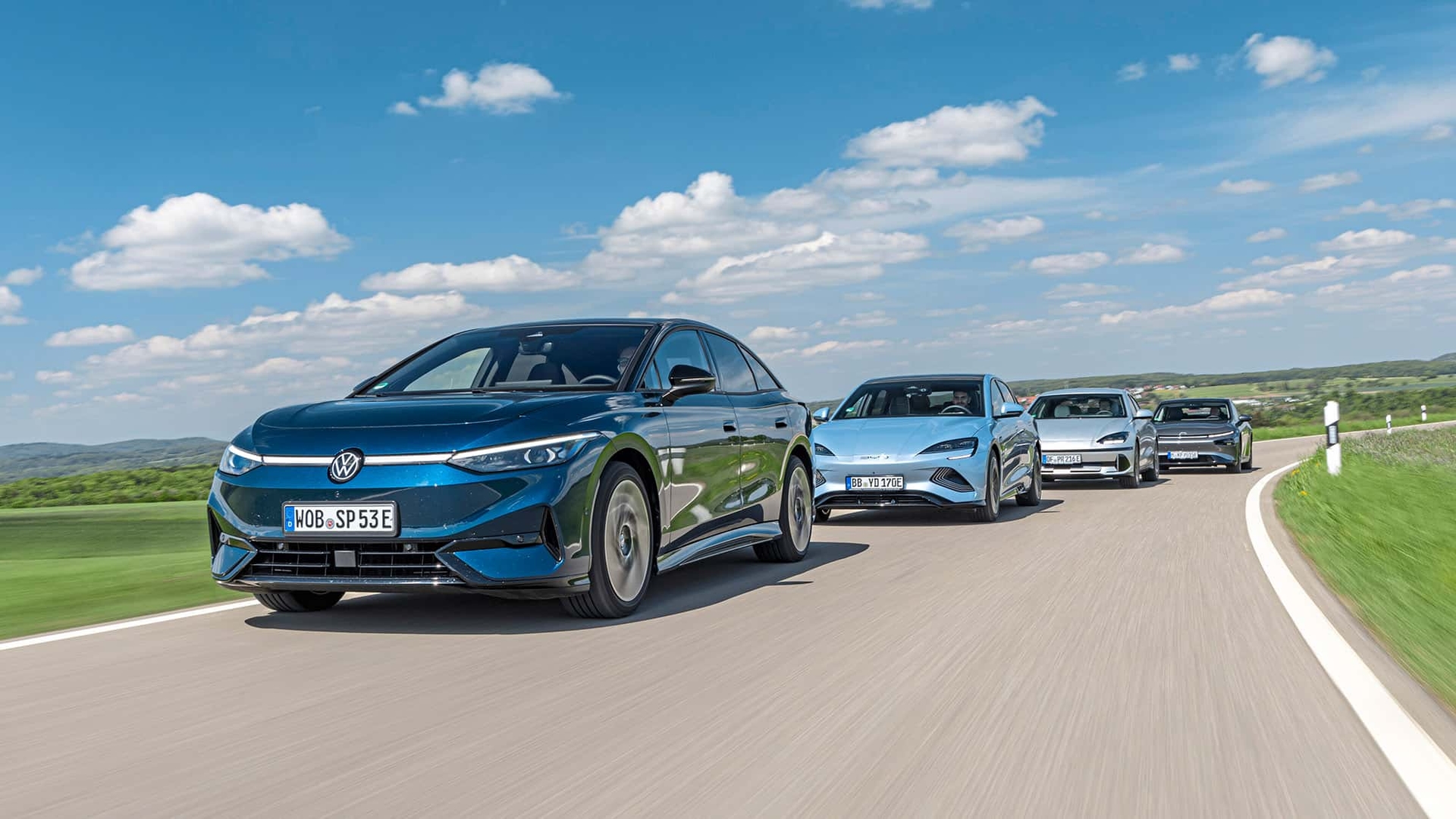 Elektrikli orta boy sedanlar test edildi: BYD ve XPeng'in yenileri ne durumda?