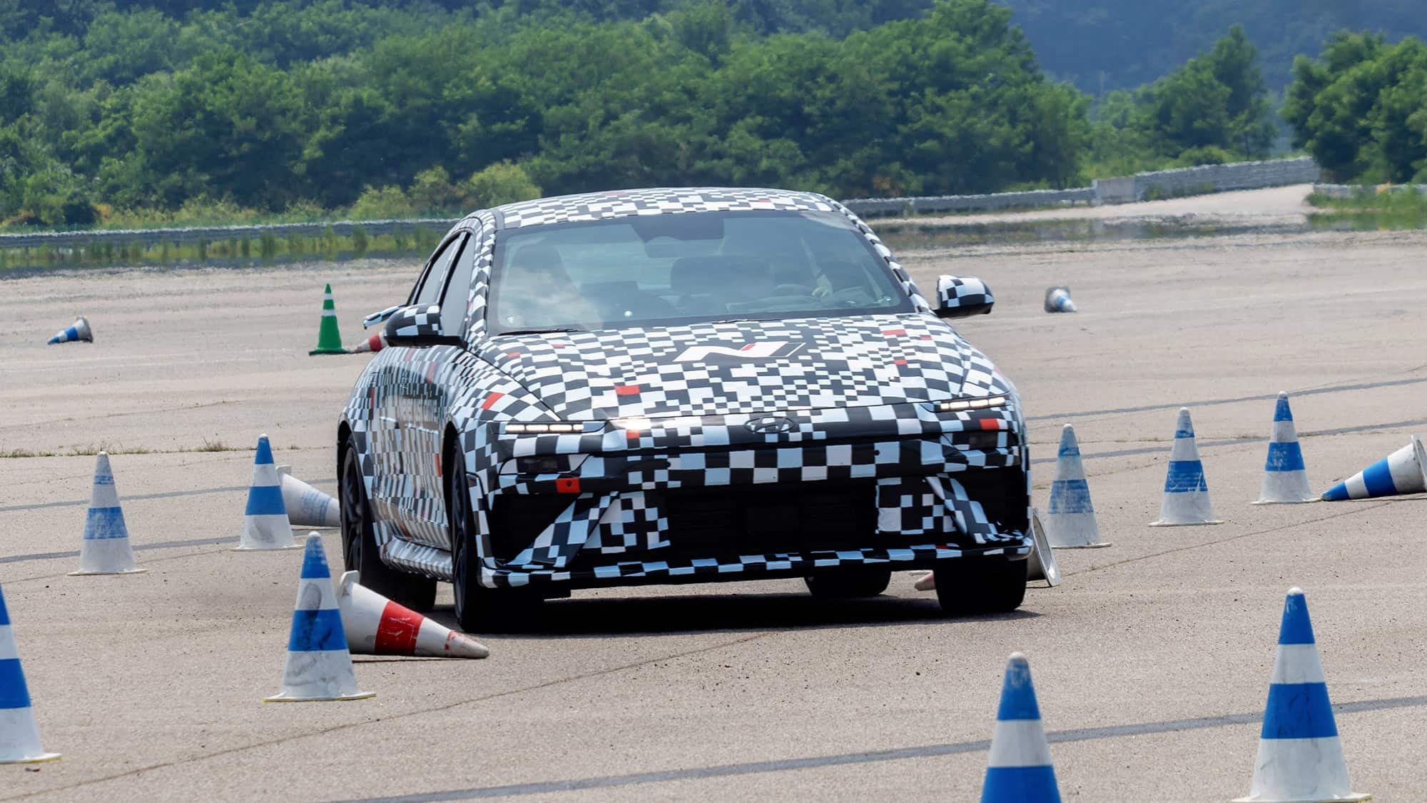Hyundai Ioniq 6 N: come due motori elettrici affinano il comportamento di guida