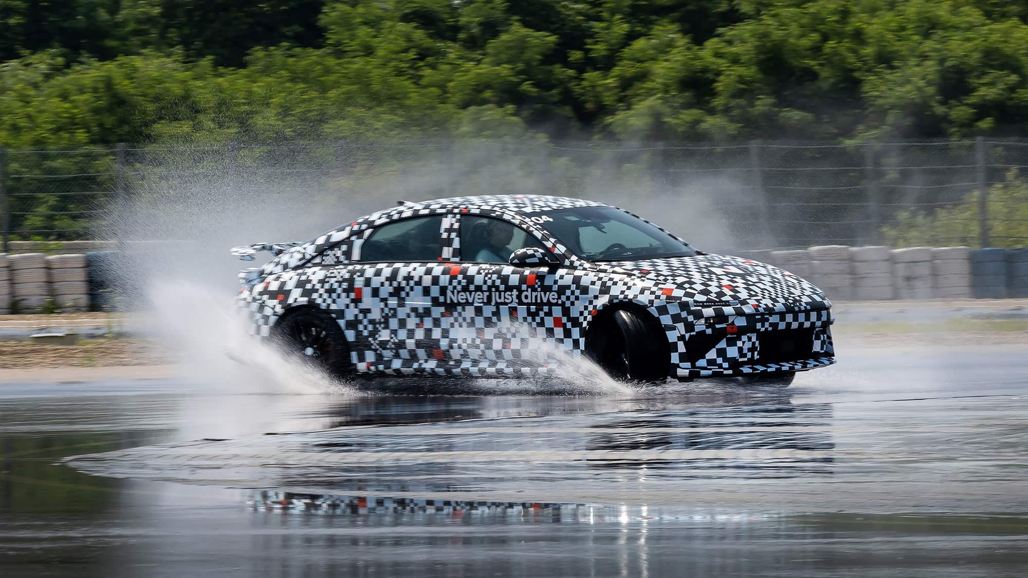 Hyundai Ioniq 6 N: Daha da gösterişli çift motorlu konsept