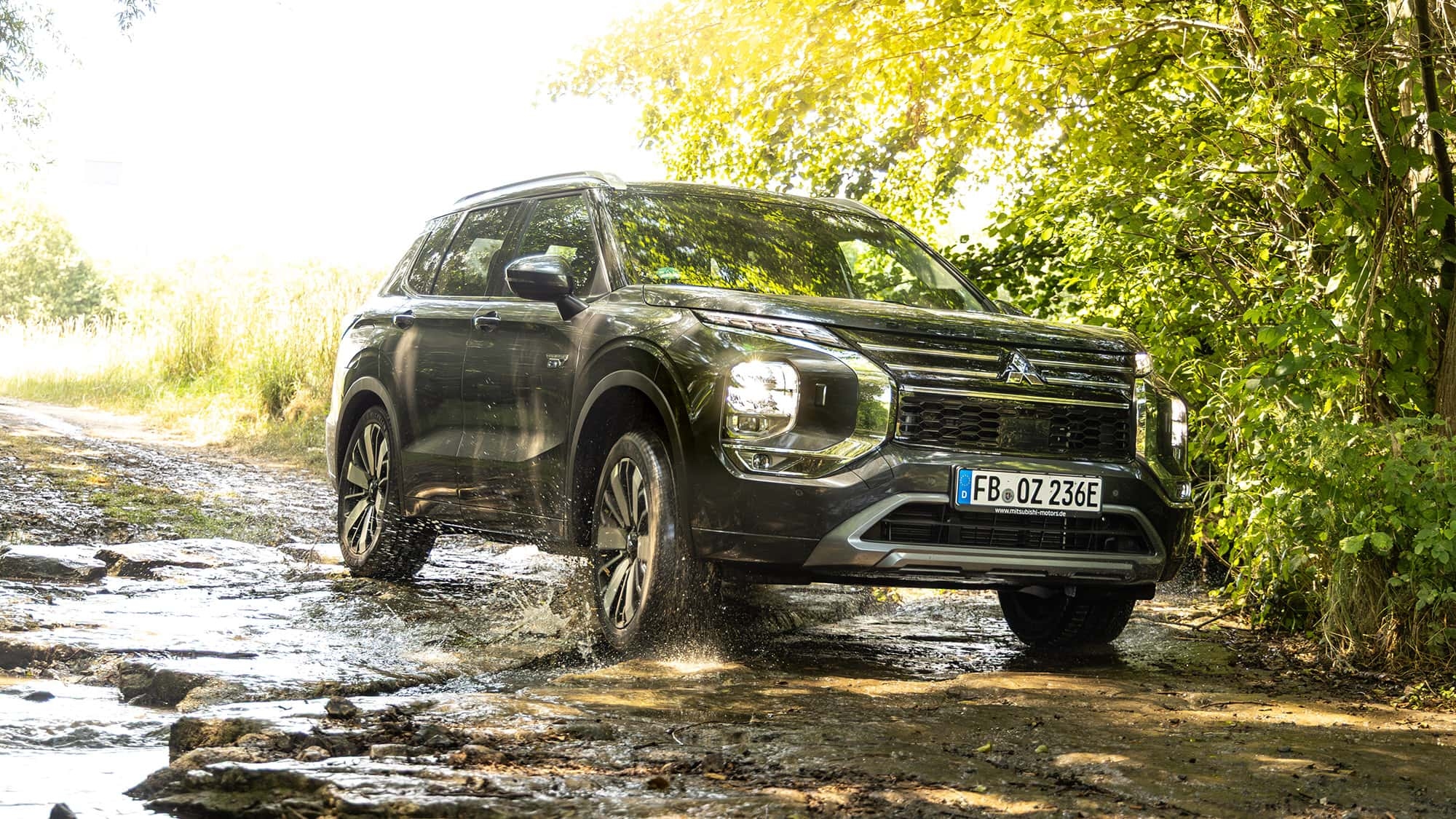 Recensione della Mitsubishi Outlander PHEV: può percorrere 100 km con l'alimentazione elettrica. Cos'altro può fare?