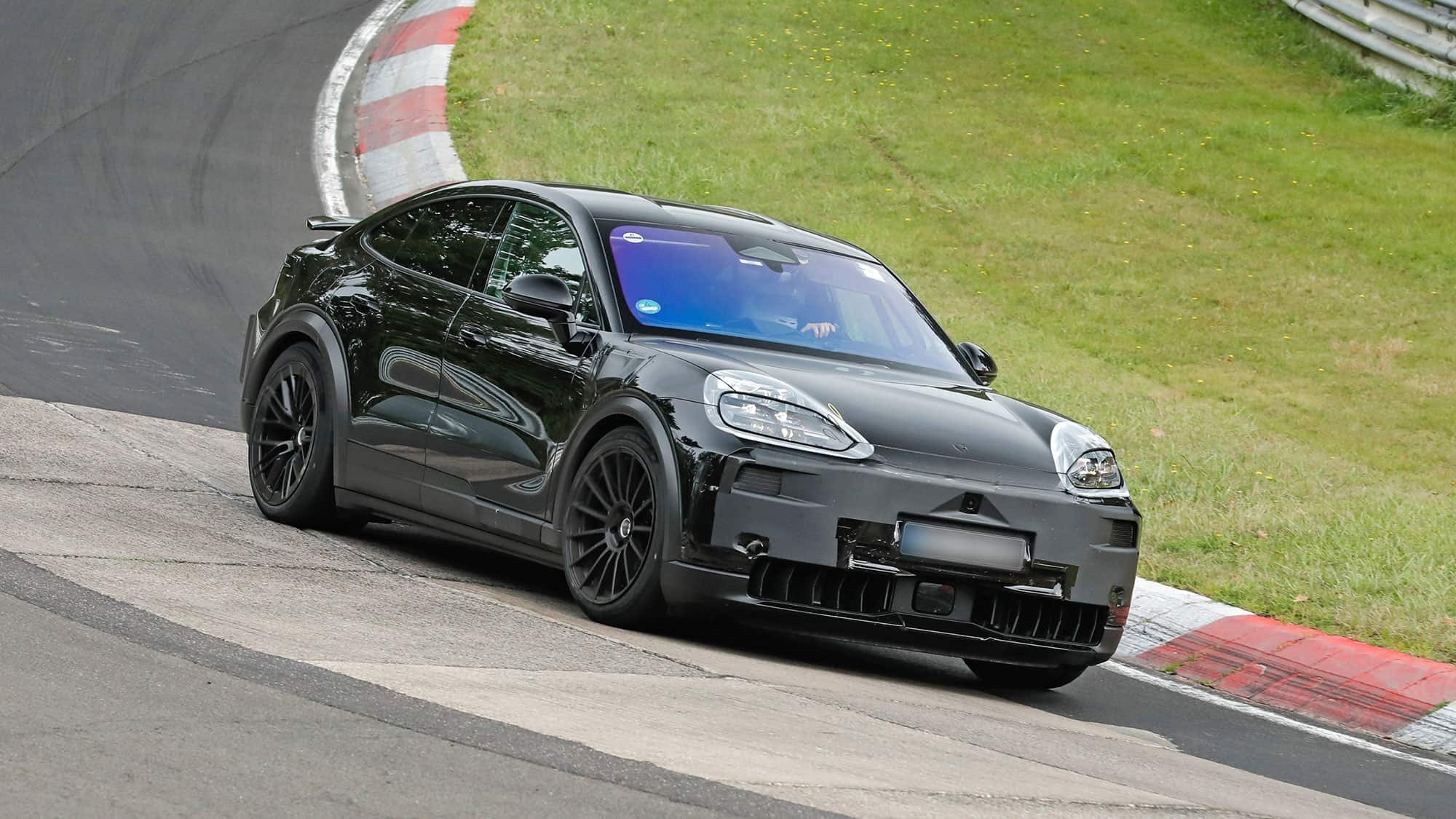 Elektrikli Porsche Cayenne Coupé yakalandı: İşte gerçek güce sahip Turbo GT