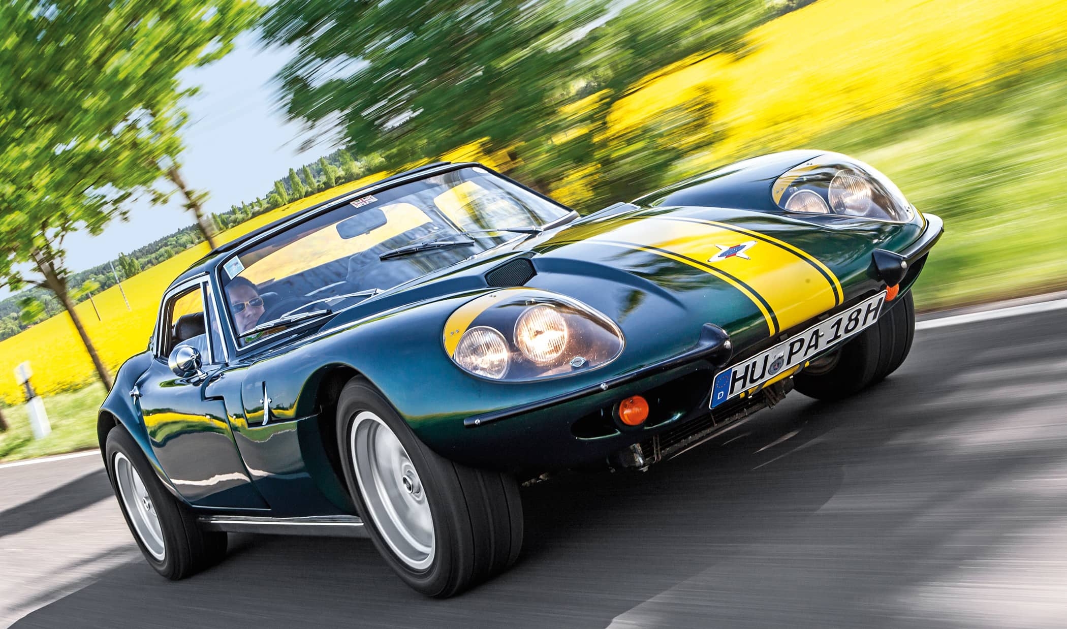 Marcos is back: DIY shop wants to build Ferrari opponent