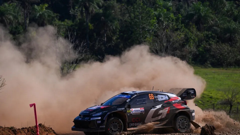 Rovanperä guida il Rally Paraguay dopo il primo giorno di colpi di scena