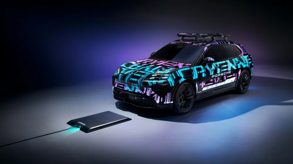 La nuova Porsche Cayenne debutta con la ricarica wireless