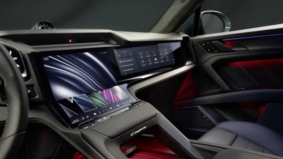 Svelati i dettagli degli interni della Porsche Cayenne Electric