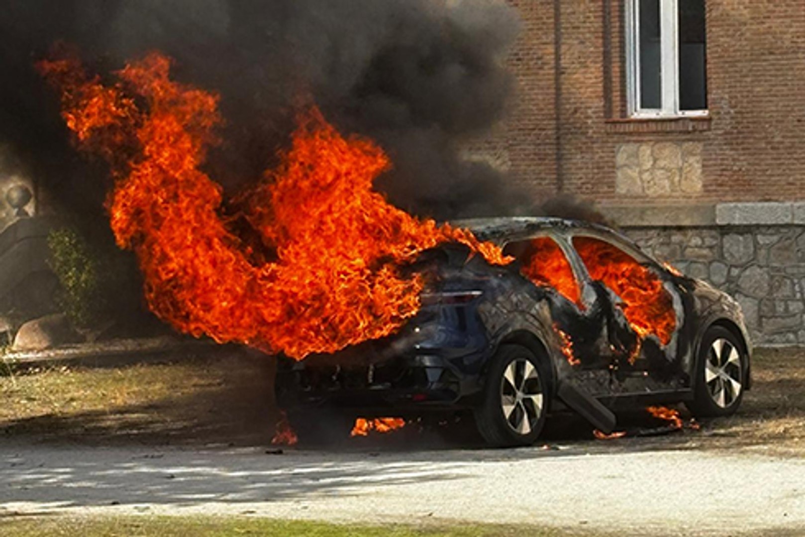 Renault's invention that allows you to extinguish an electric car fire in minutes