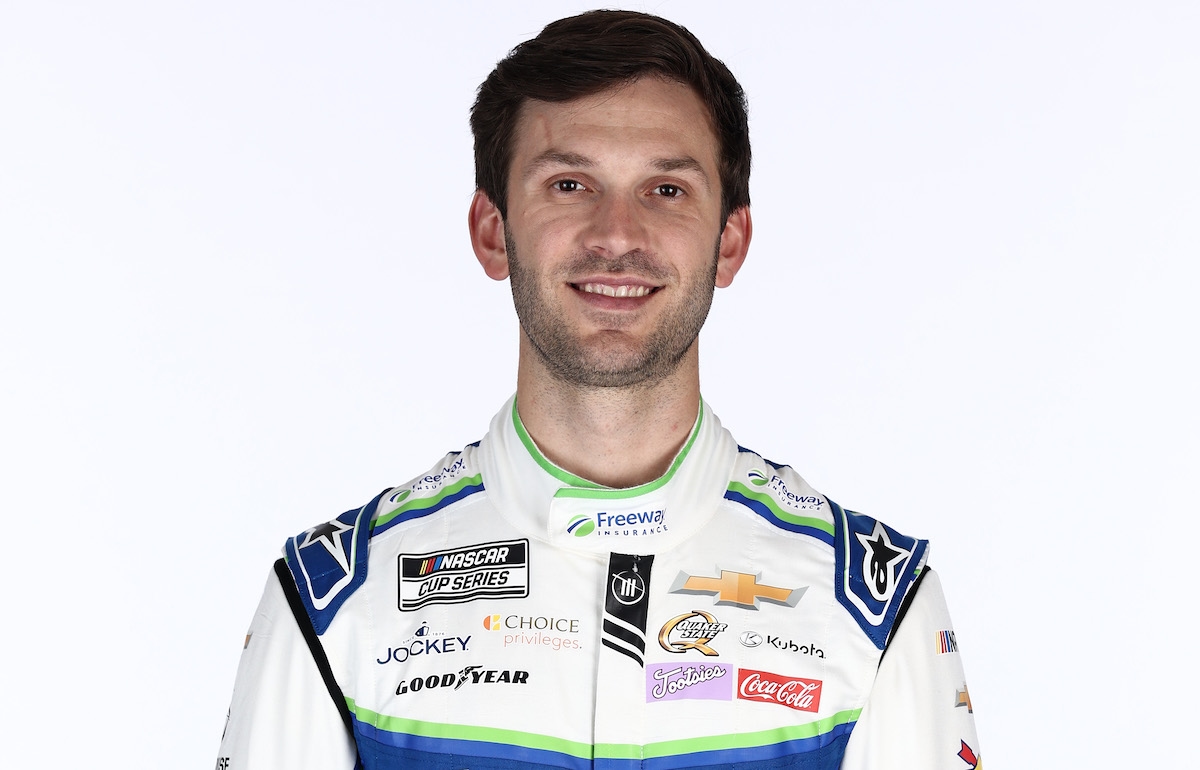Telcel-Infinitum To Back Suarez In Mexico City
