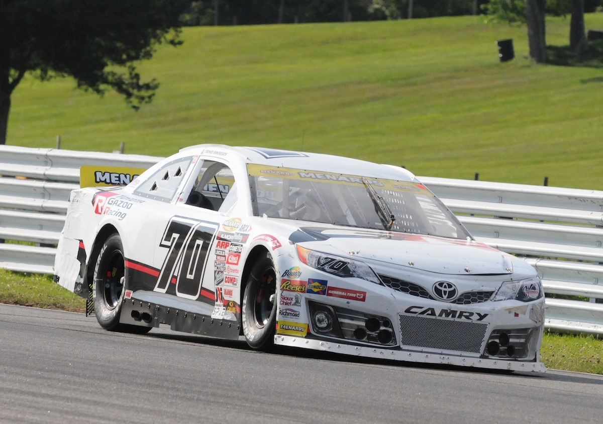 El metal doblado no detiene a Annunziata en Lime Rock