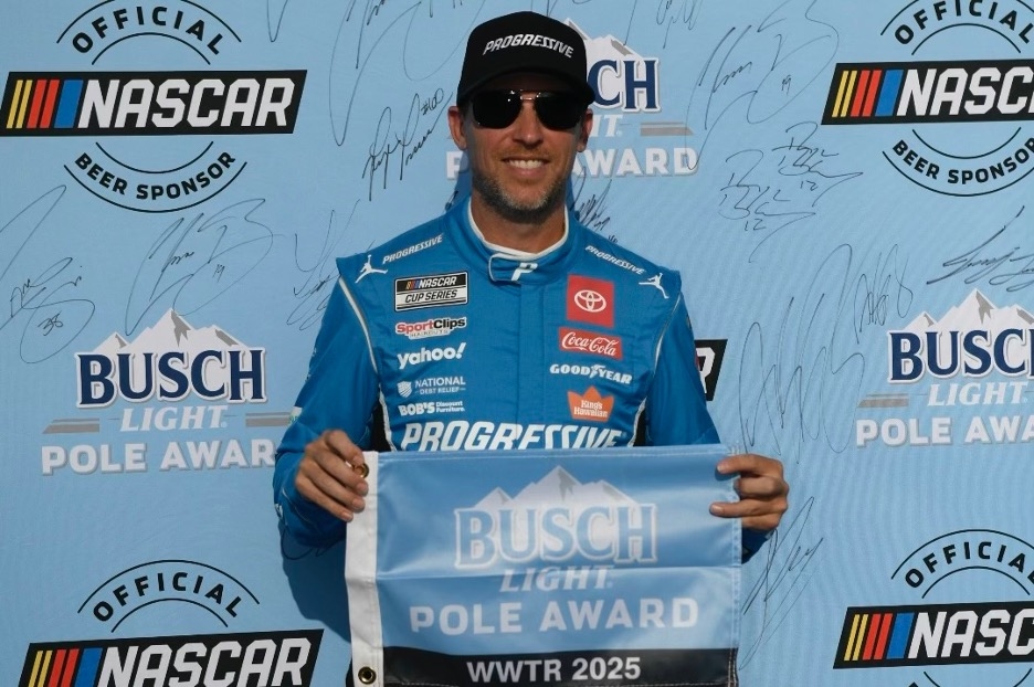 Hamlin Speeds To WWTR Pole