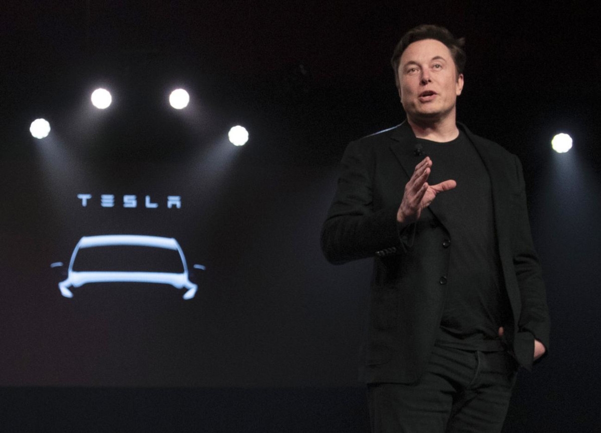 Fuga di cervelli in Tesla, Musk resta solo al comando