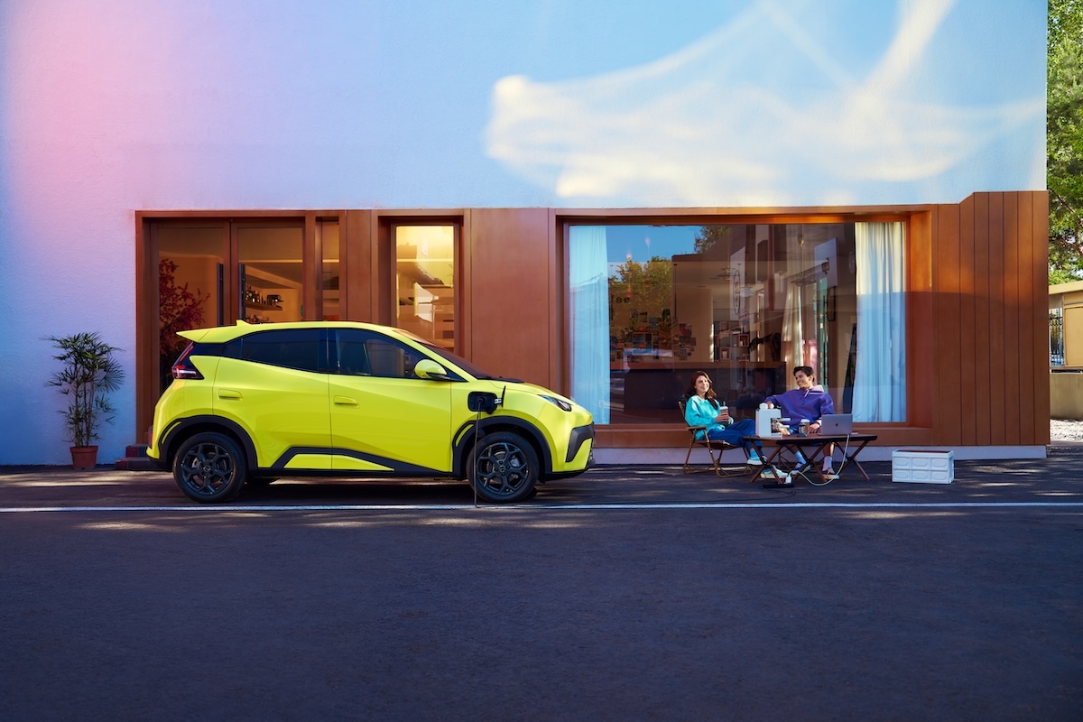 BYD DOLPHIN SURF kahramanı The Cage'de NOVE'da Amadeus ile: adrenalin ve eğlence arasında %100 elektrikli bir otomobil