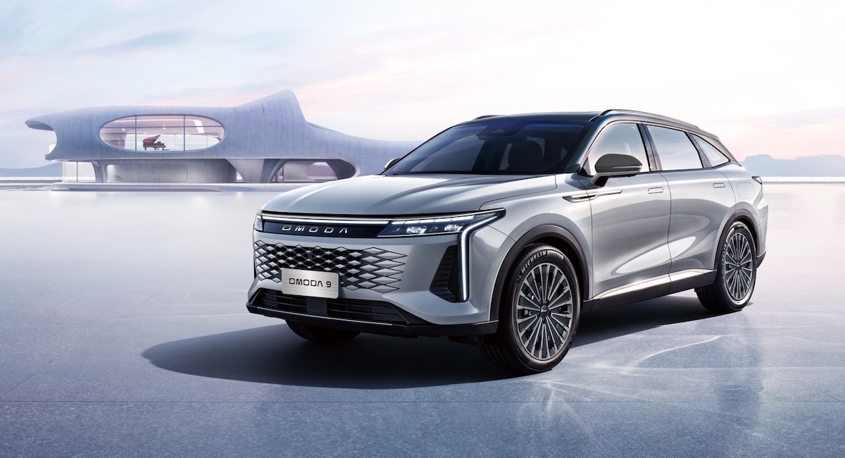 OMODA 9 Super Hybrid debuteert in Italië: luxe, kracht en geen compromissen