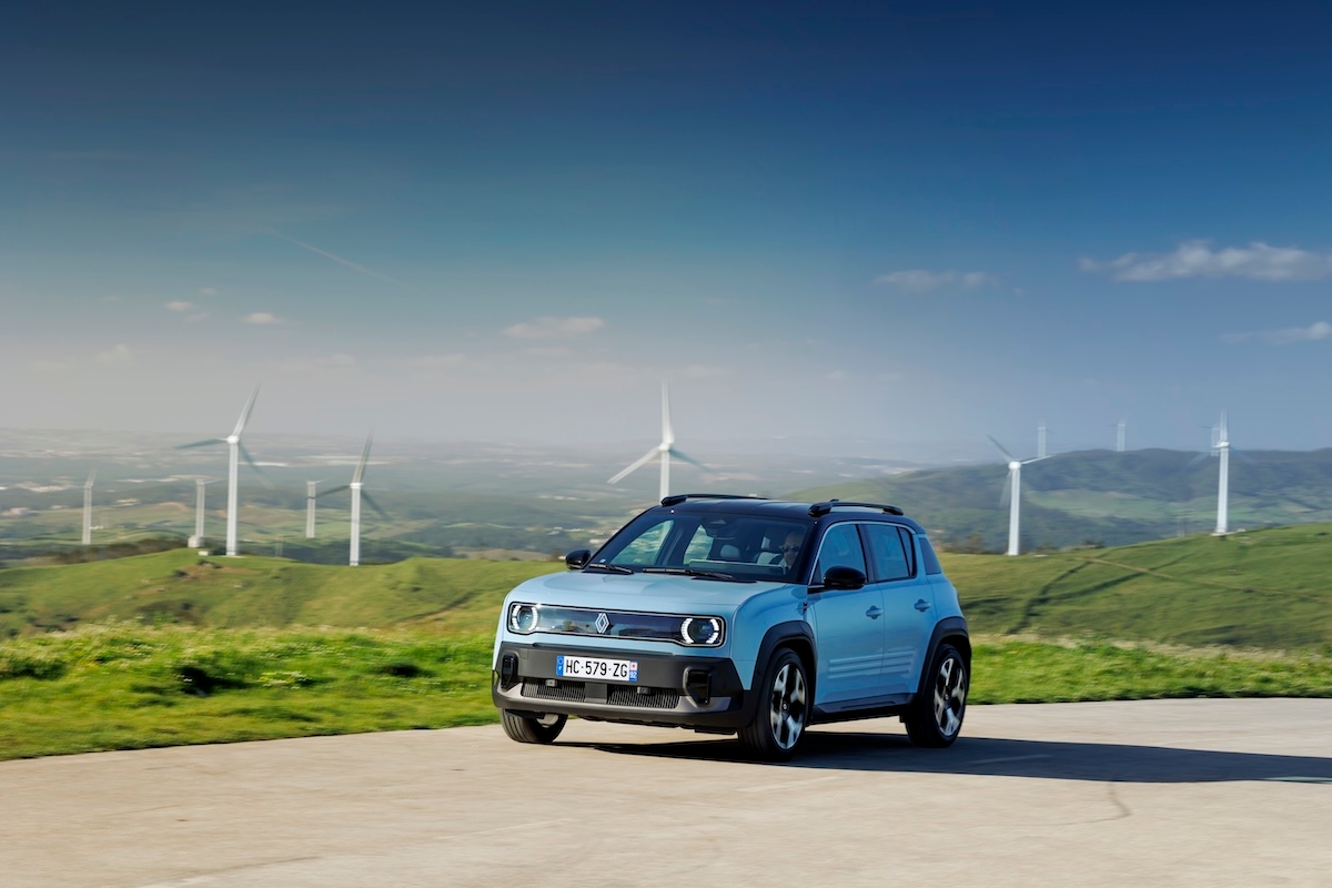 Renault Group: free shares for employees and discounted subscriptions, over 95,000 subscriptions in 2025