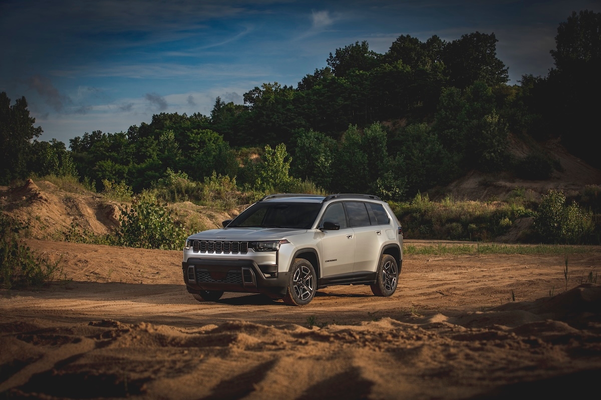 2026 Jeep Cherokee, Brooklyn'de stil, teknoloji ve turboşarjlı hibritiyle görücüye çıktı