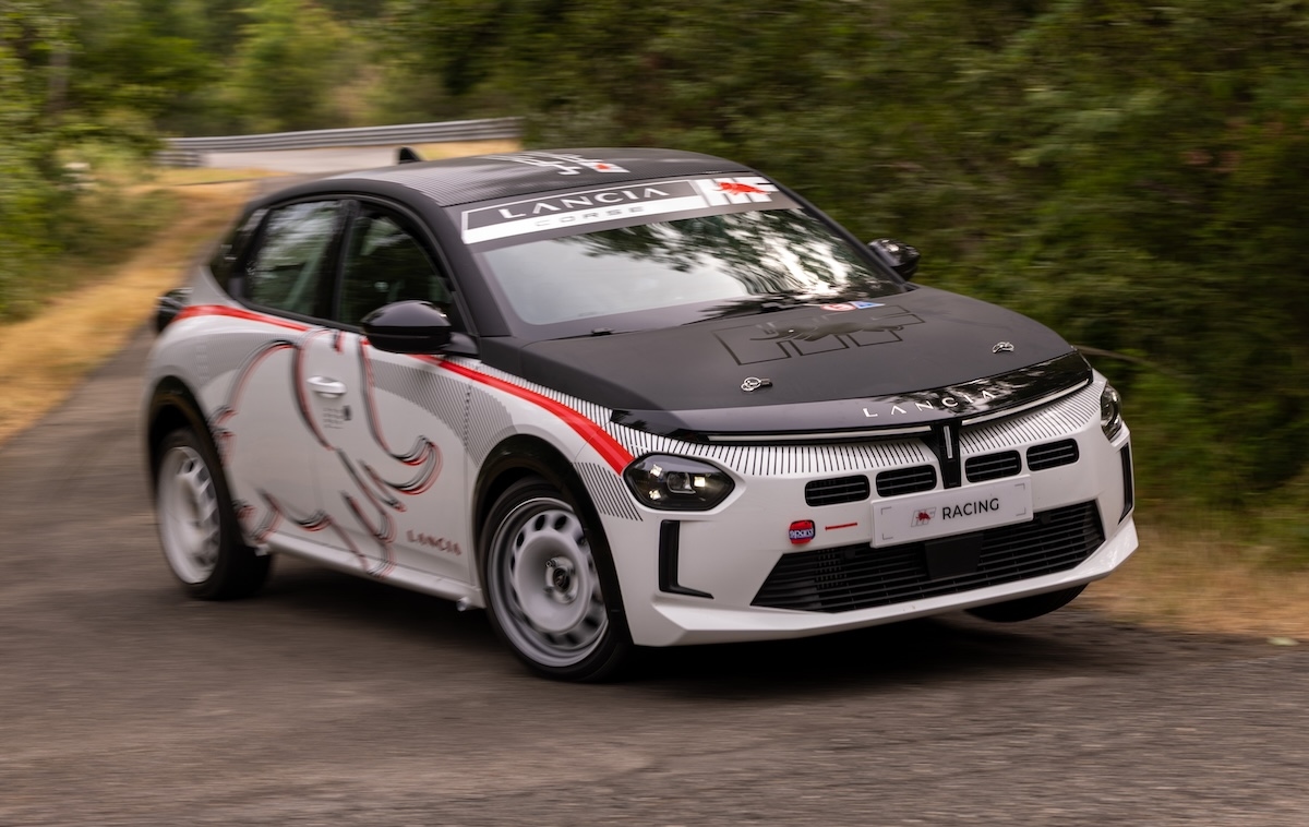 Craig Rahill prowadzi Lancię Ypsilon Rally4 HF do zwycięstwa w mistrzostwach ERC