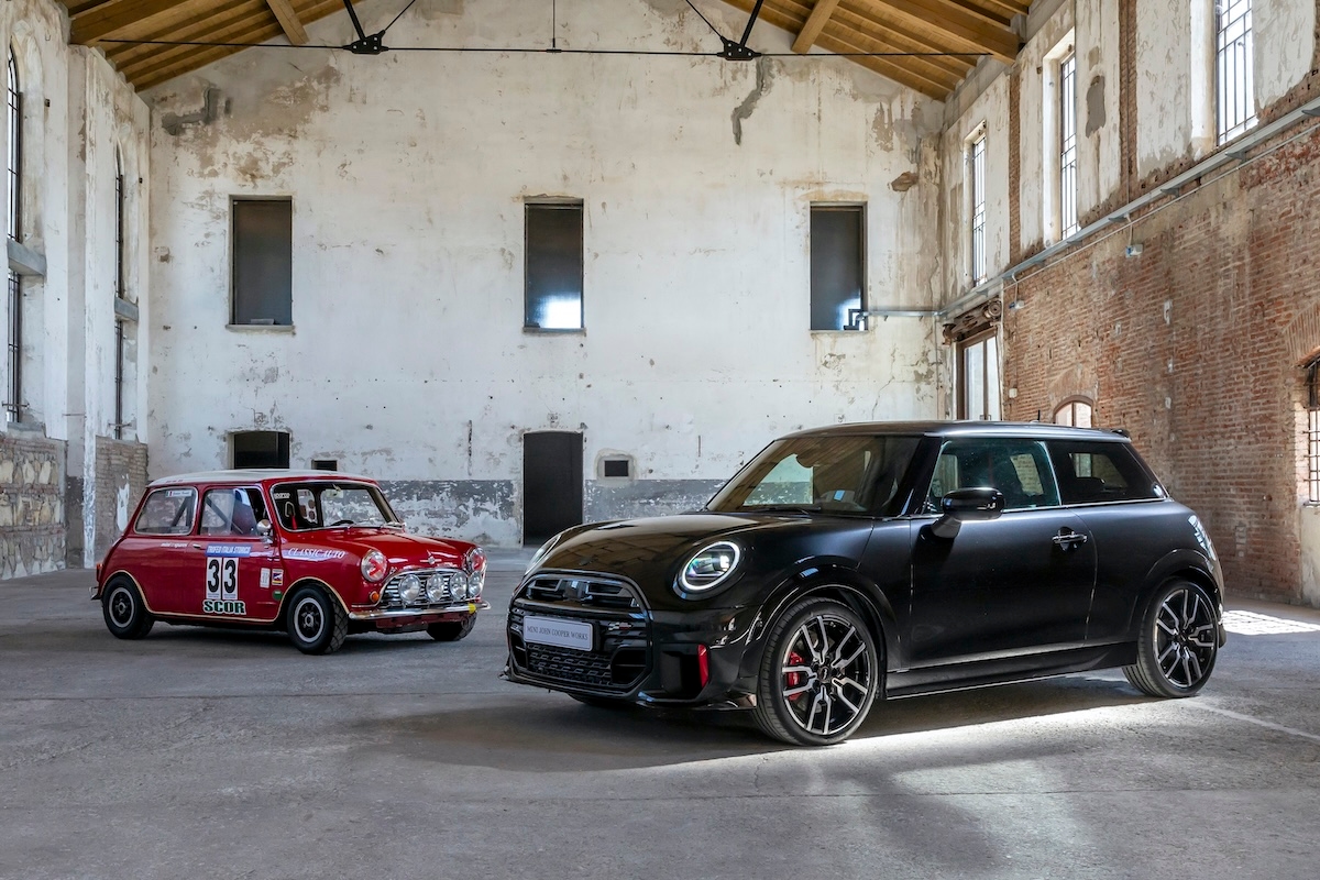 MINI John Cooper Works 2025: elettrica e sportiva, nasce una nuova era