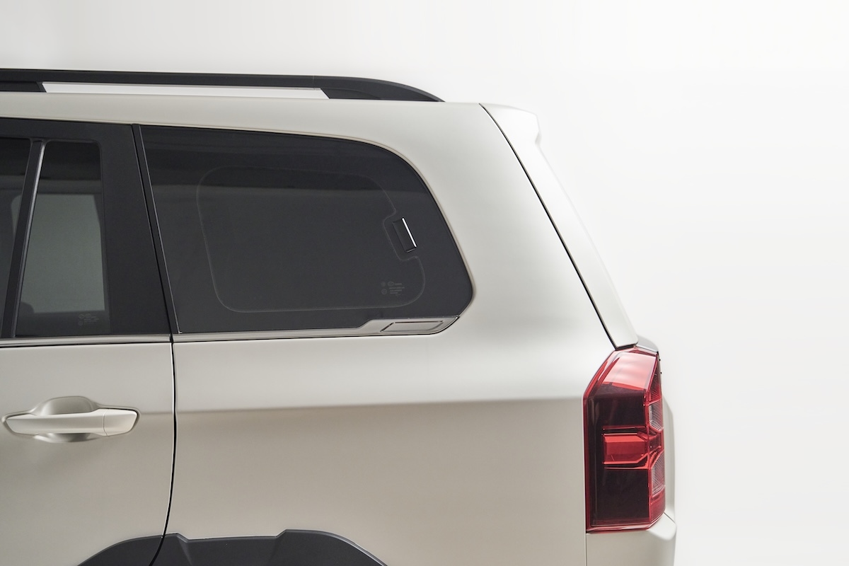 G03F Super Hybrid, SWM's turning point: the SUV that aims straight at the heart of the C segment