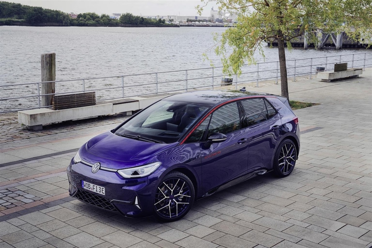 Volkswagen ID.3 GTX FIRE+ICE, 326 beygir gücü ve 589 km'ye kadar menzil