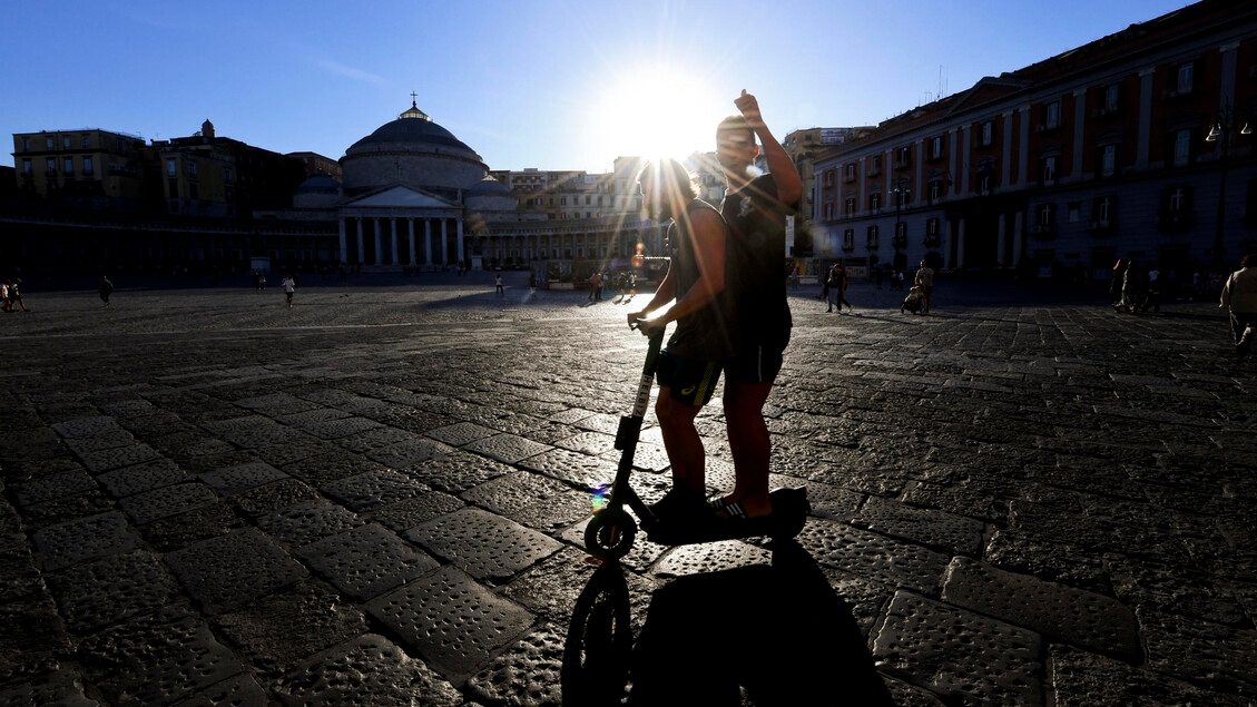 Scooter'lar: Napoli'de sokak kontrolleri başladı