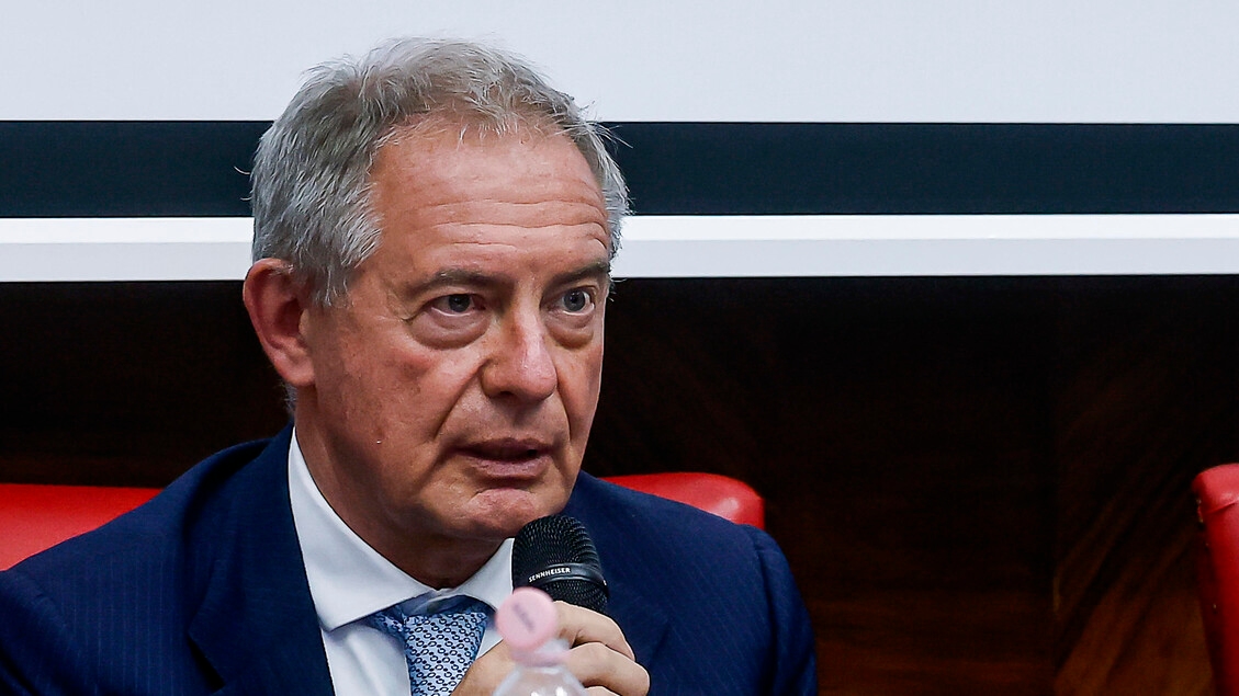 Urso convoca comisión de alerta rápida sobre combustibles