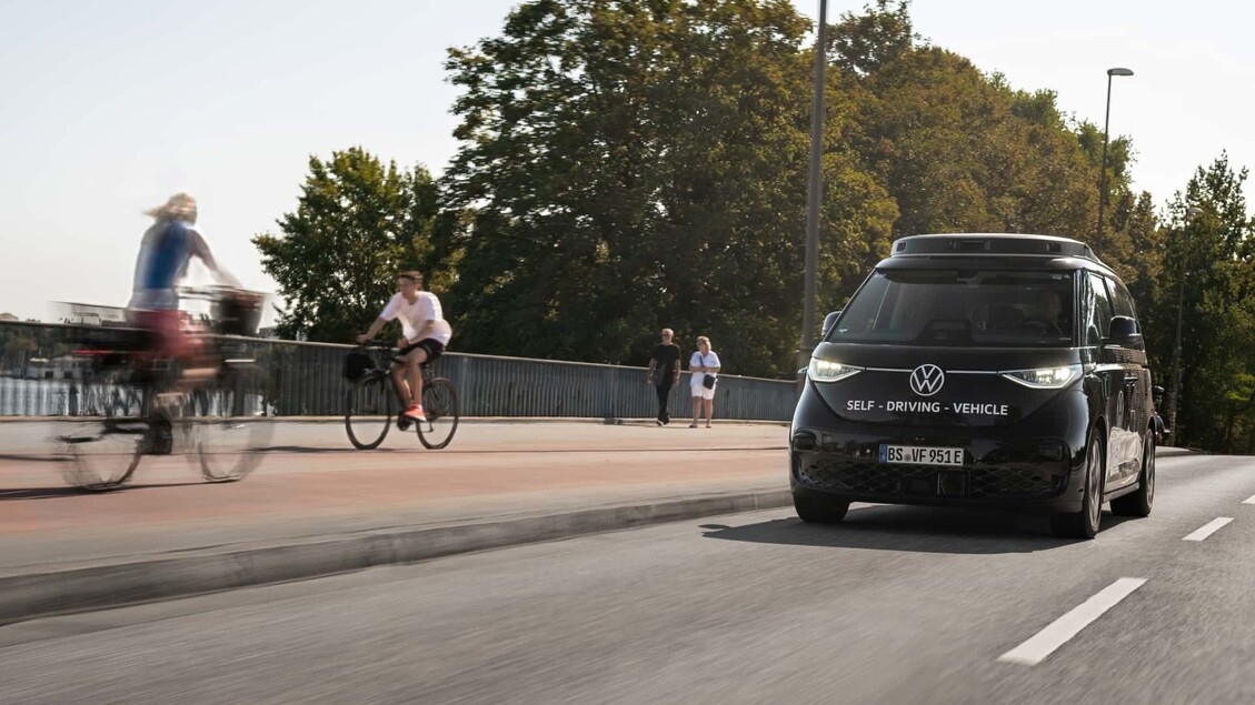 Volkswagen apresenta microônibus totalmente autônomo
