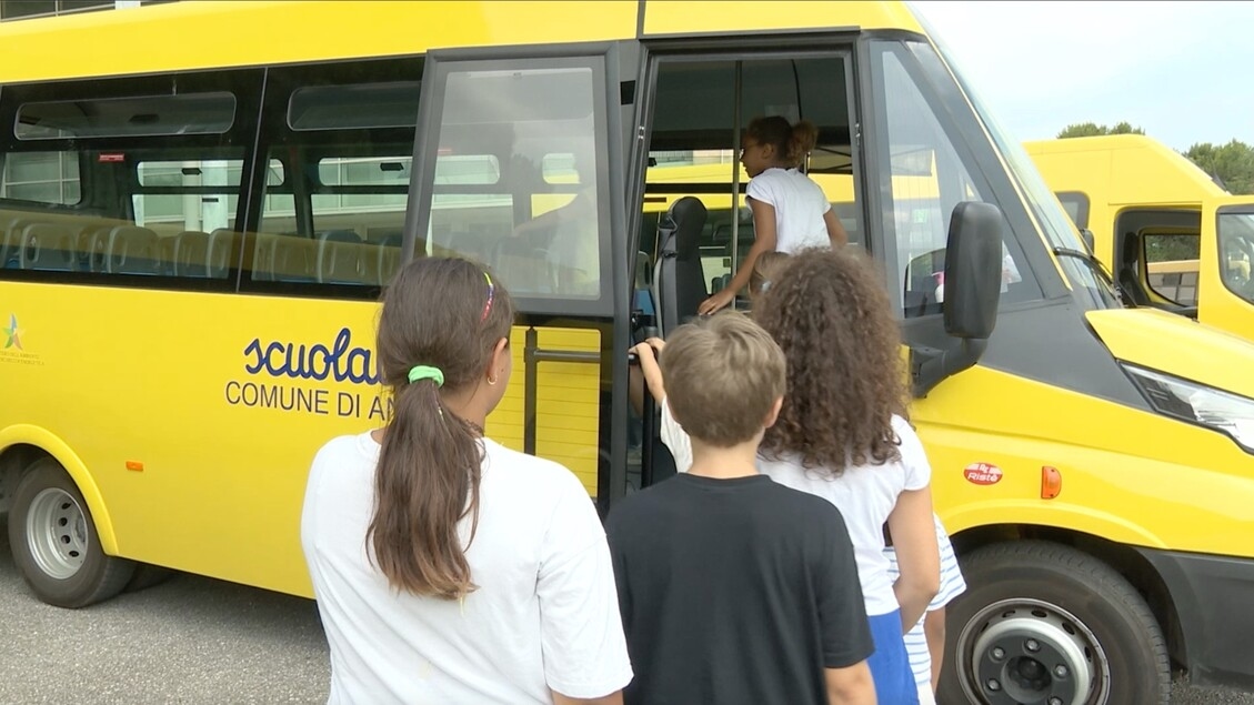 Ancona beş adet elektrikli okul otobüsü filosu satın aldı