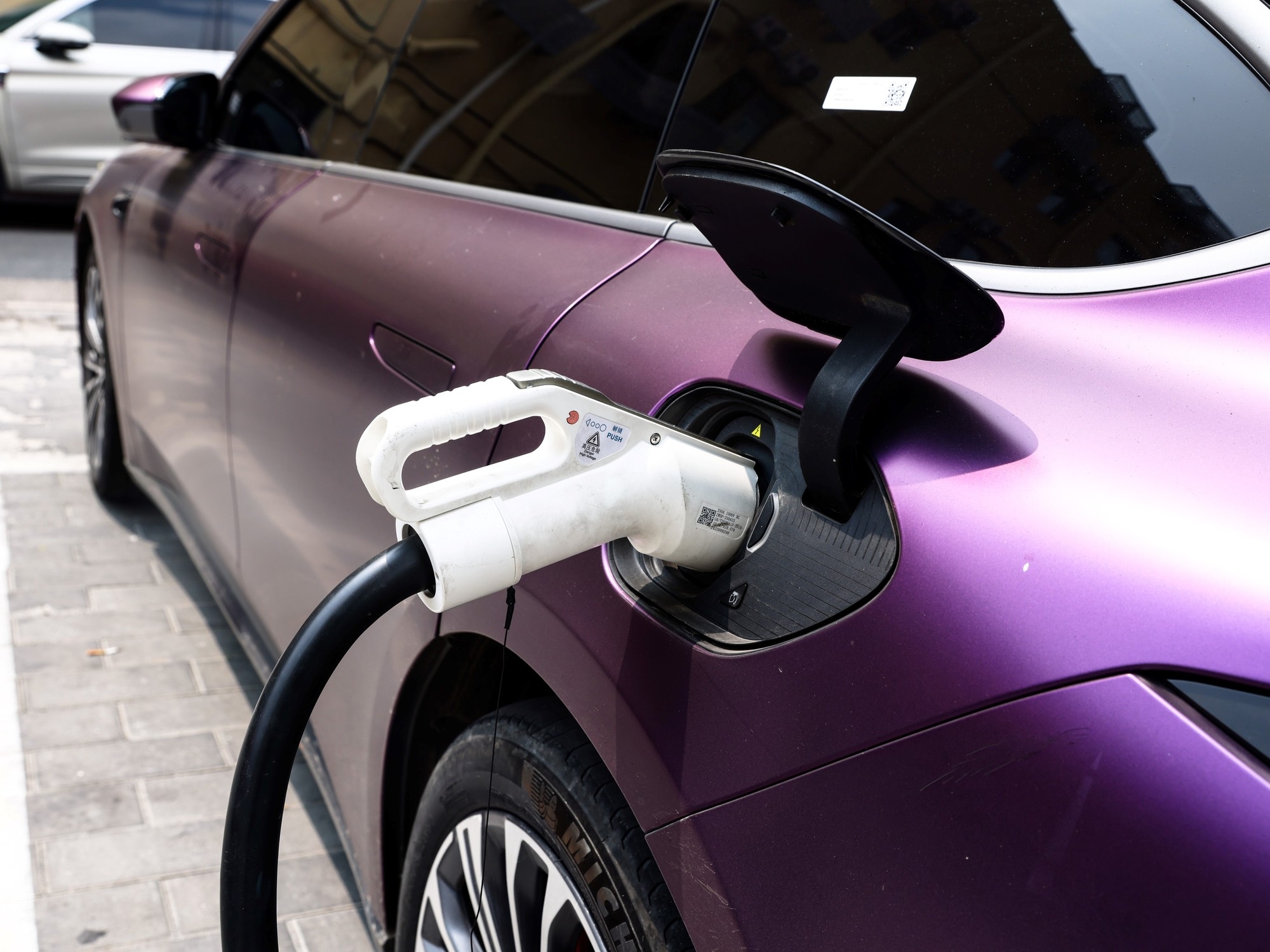 As vendas de carros híbridos e elétricos estão crescendo menos que o mercado em geral: as expectativas estão definidas para o segundo semestre do ano.