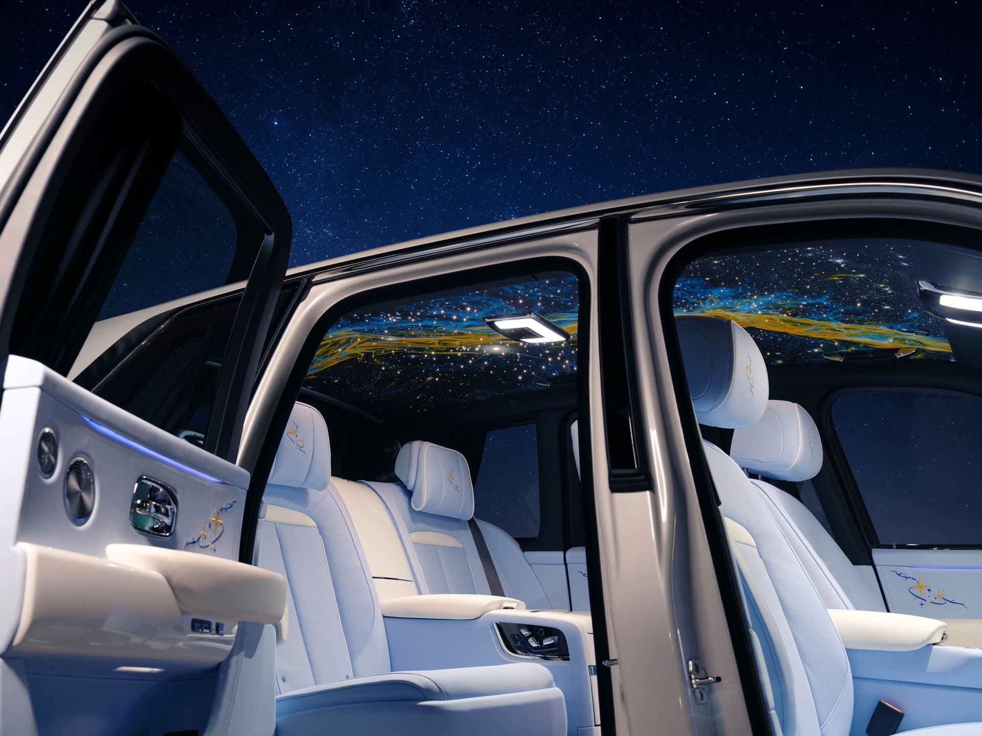 Мечта четырехлетнего ребенка: многомиллионную купюру: это Rolls-Royce с Млечным Путем на крыше.
