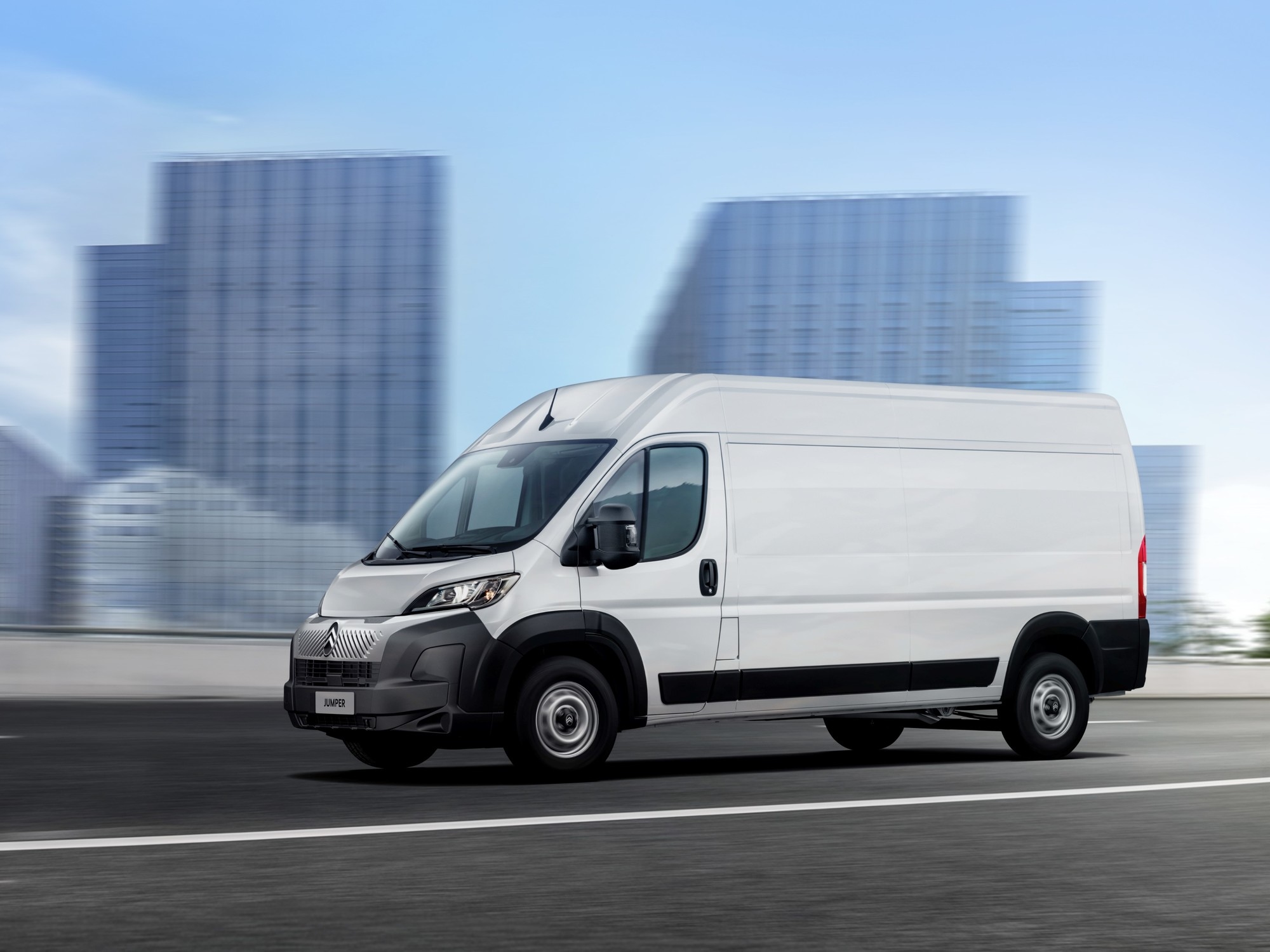 Stellantis укрепляет свои позиции в Аргентине с новыми моделями Peugeot Boxer и Citroën Jumper.
