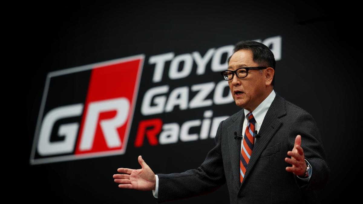 Toyota Başkanı Akio Toyoda: "Araçların bundan sonra değişmesi gerektiğine inanıyoruz; nihai hedefimiz sıfır trafik kazasına ulaşmak."