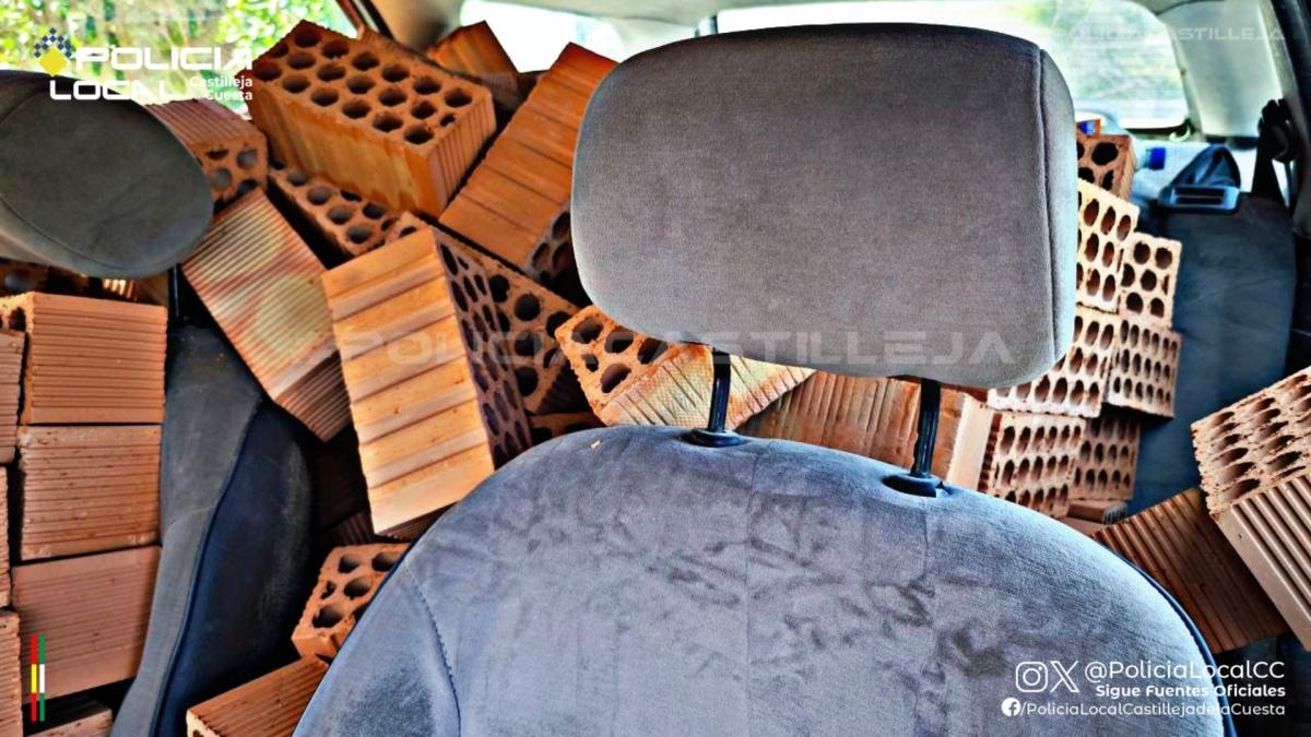 Die örtliche Polizei in einer Gemeinde in Sevilla stoppte einen Fahrer ohne Führerschein, und was er in seinem Auto hatte, war surreal: „Er war auf dem Weg zur Sagrada Familia.“