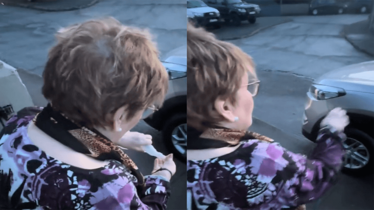 Il rituale surreale di una nonna per l'auto della nipote, dove ha incontrato il suo ex fidanzato: "Lo benedice affinché tutte le cose brutte se ne vadano".