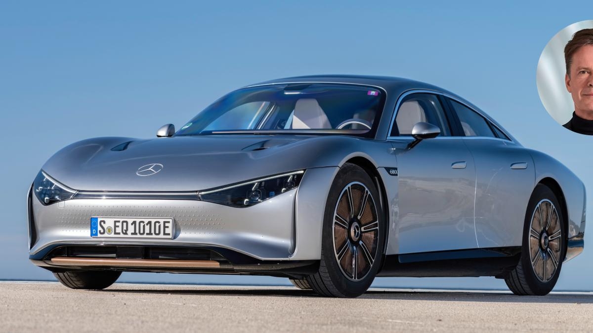 Markus Schäfer, Chief Technology Officer at Mercedes-Benz: "Early customers wanted to be different and show they were driving an electric car, but now they prefer not to."