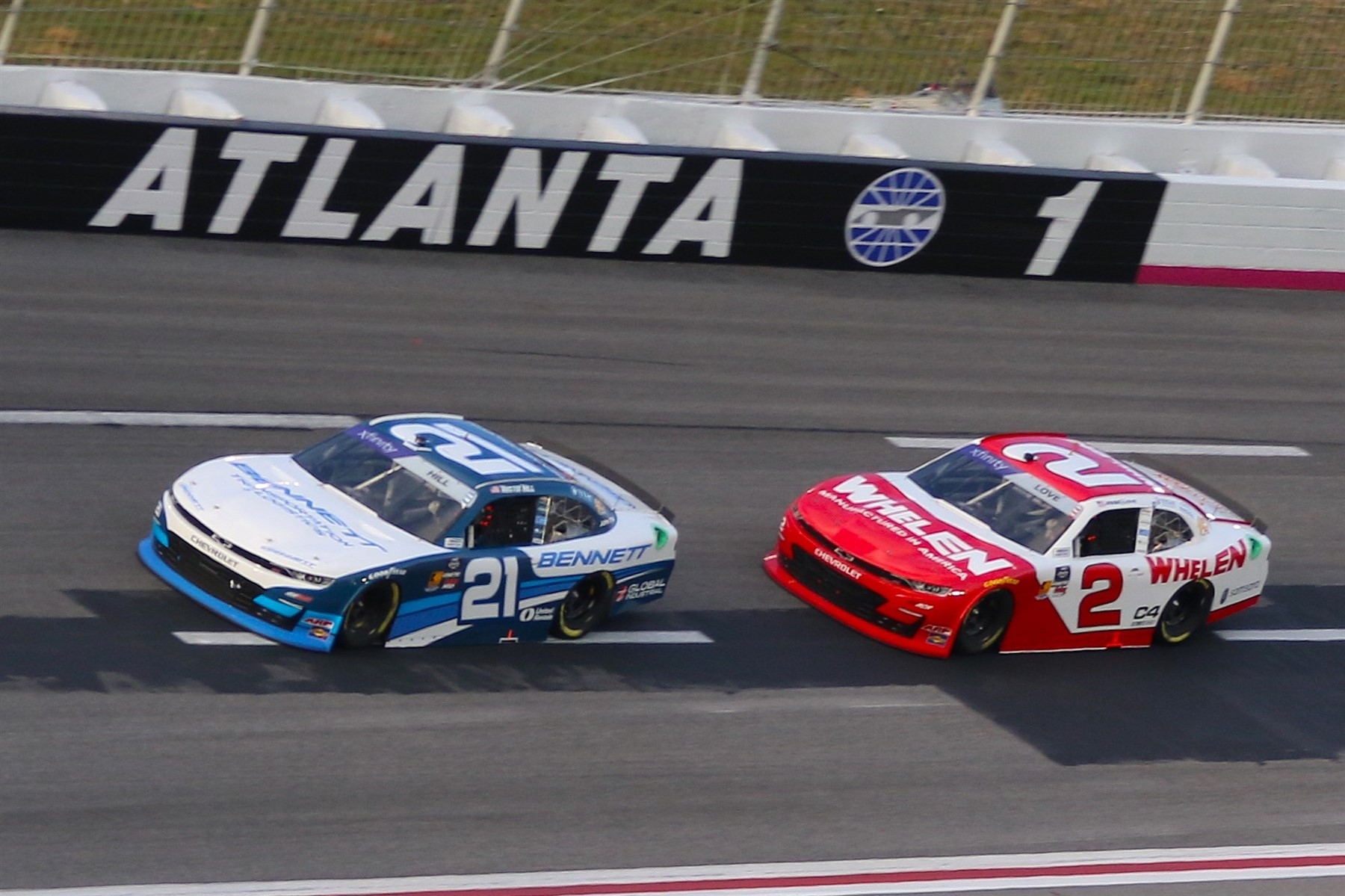 CORSE EMOZIONANTI E GRANDE SPETTACOLO IN ARRIVO PER LA GARA NOTTURNA DELL'ATLANTA MOTOR SPEEDWAY DI GIUGNO!