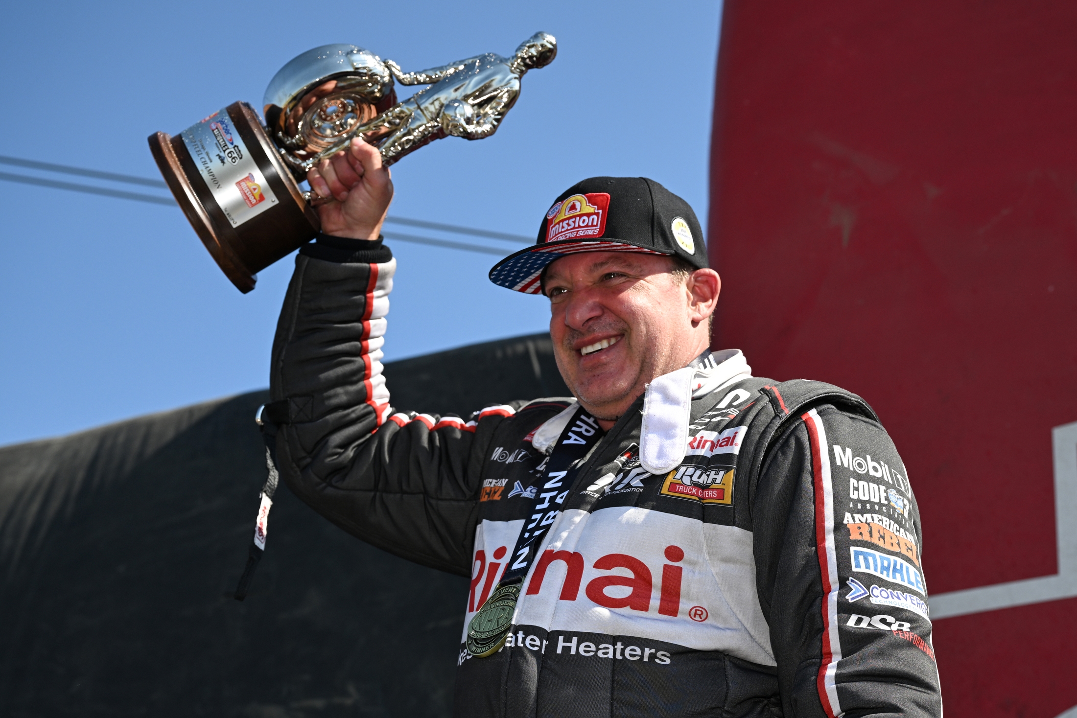 Tony Stewart, Jack Beckman ve Gaige Herrera Route 66 Raceway'de zafer kazandı