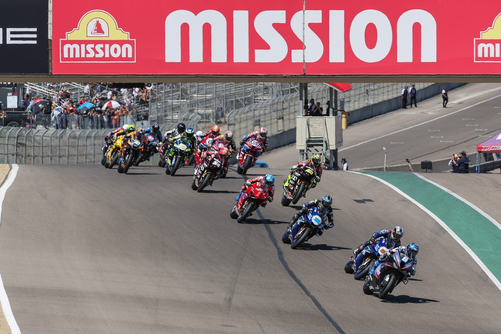 Bobby Fong verdoppelt den Spaß bei der MotoAmerica Superbike-Action in Laguna Seca
