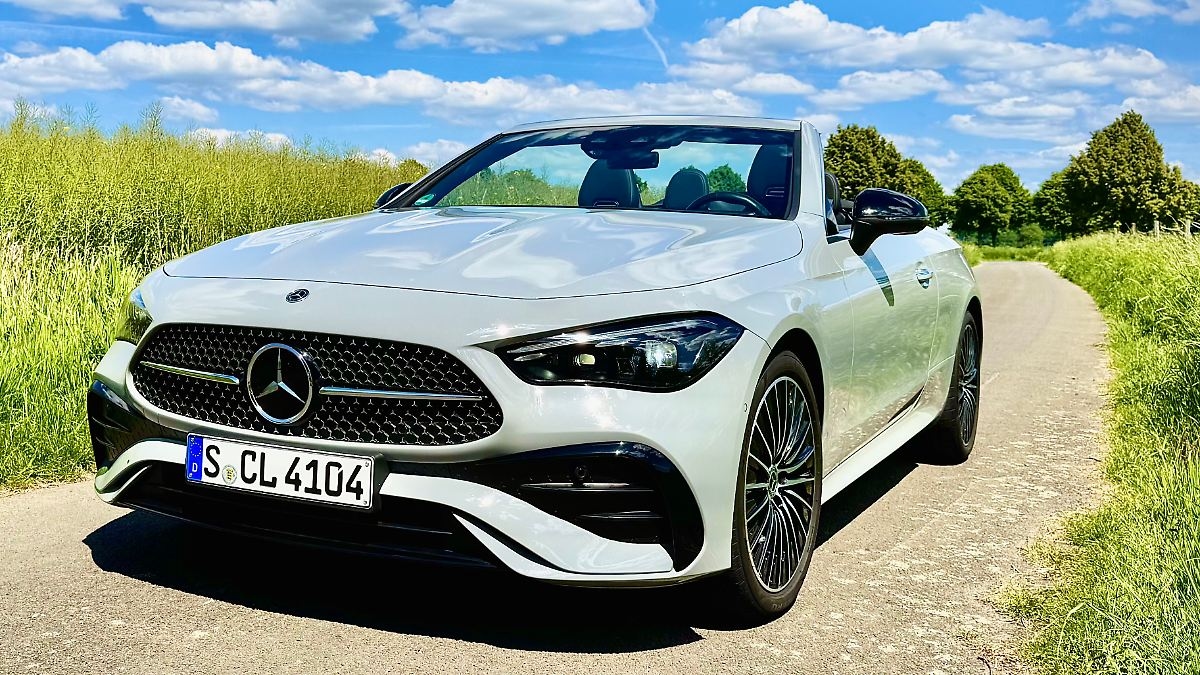 Sei cilindri e brezza estiva: in viaggio con la Mercedes CLE 450 Cabriolet: fluida e veloce