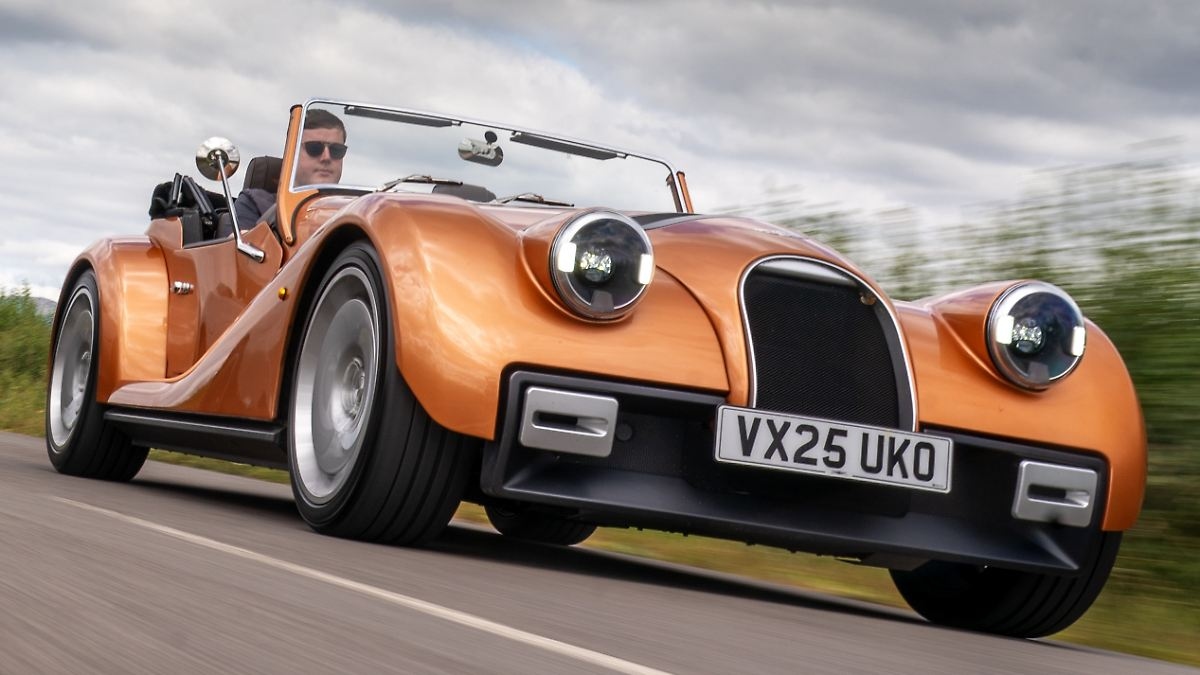 Roadster retrò-moderna: Morgan Supersport – un'auto classica solo all'esterno