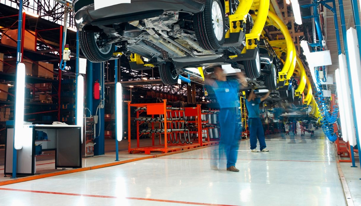 Mercedes CEO'su Avrupa'yı eleştirdi: "Piyasa çökebilir."
