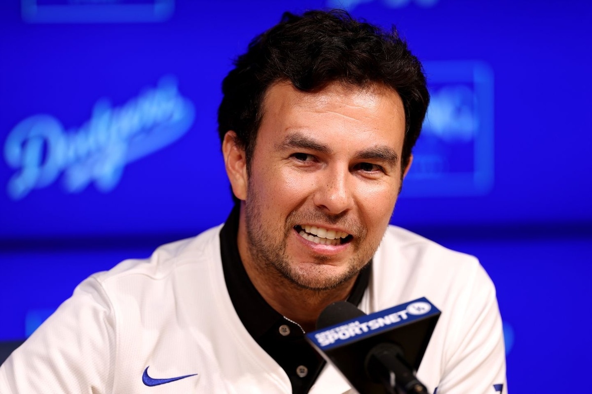 Sainz: "Perez, Formula 1'de ikinci şansı hak eden biri"