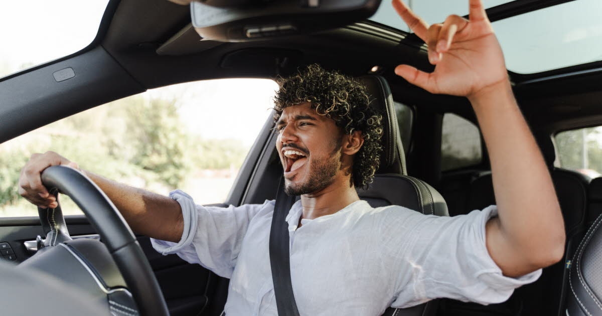 Automóvel. Qual é o melhor carro para um jovem motorista comprar?