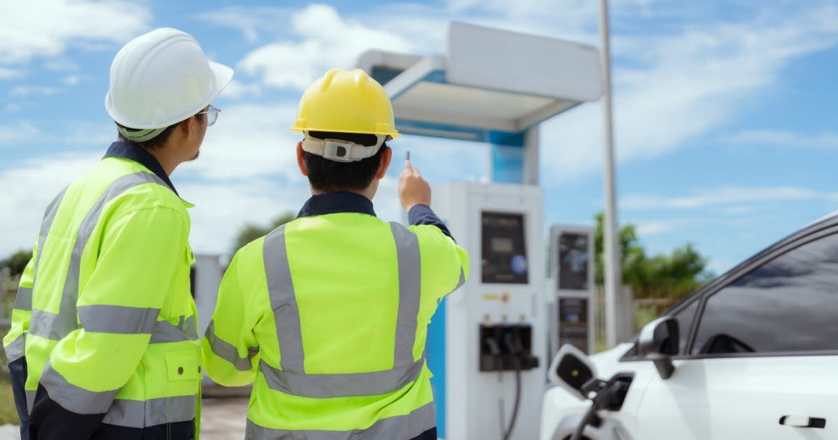 Automoción. Estaciones de carga para vehículos eléctricos: cuidado con los ciberdelincuentes que atacan aparcamientos.