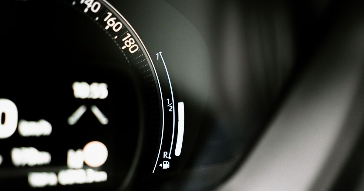 UK drivers told to never ignore these 'critical' dashboard lights