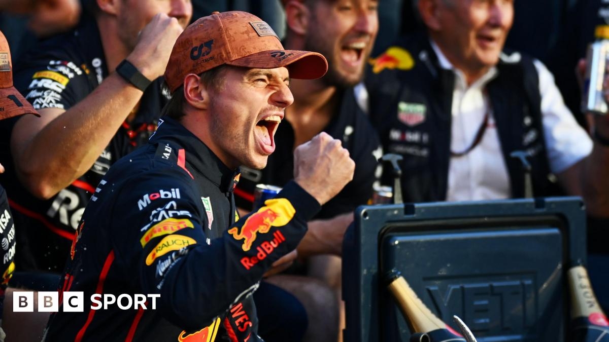 Verstappen's 'positive pressure' as he goes 'flat out' for fifth title